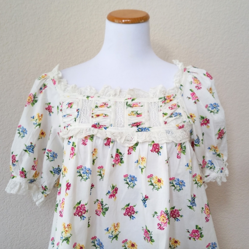Doen Floral Blouse with Puff Sleeves - Picture 5 of 13